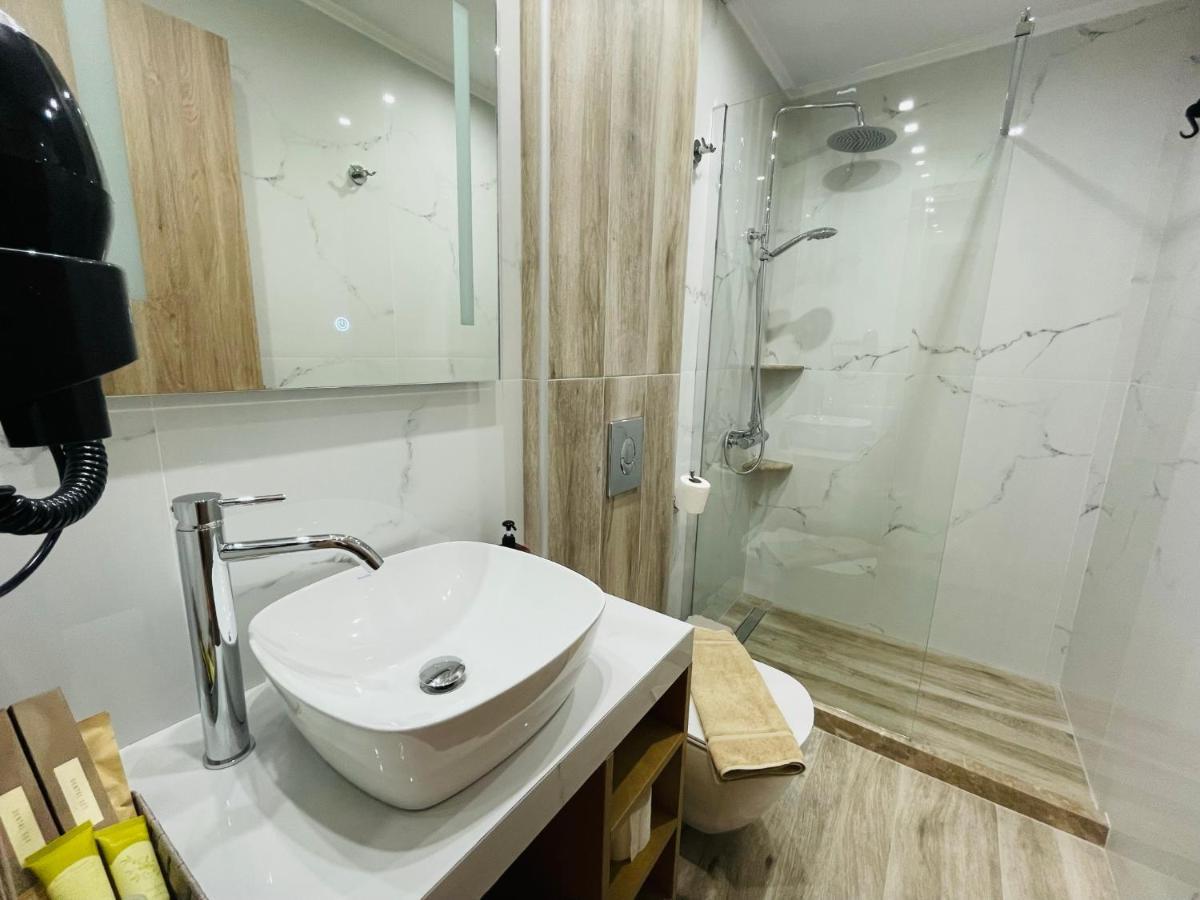 Xenios Suites ลิกูริโอ ภายนอก รูปภาพ